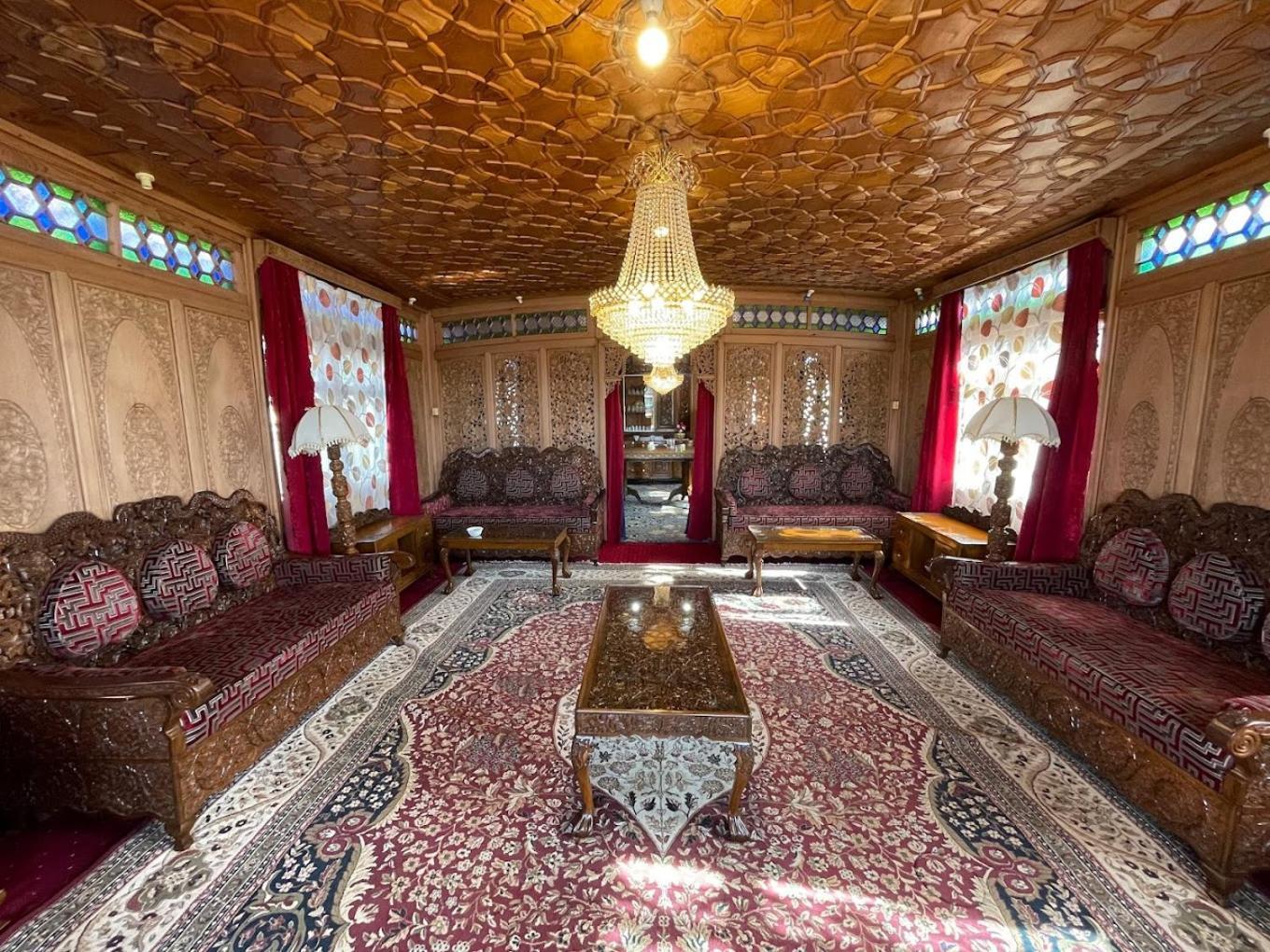 Отель Mossess Group Of Houseboats Сринагар Экстерьер фото
